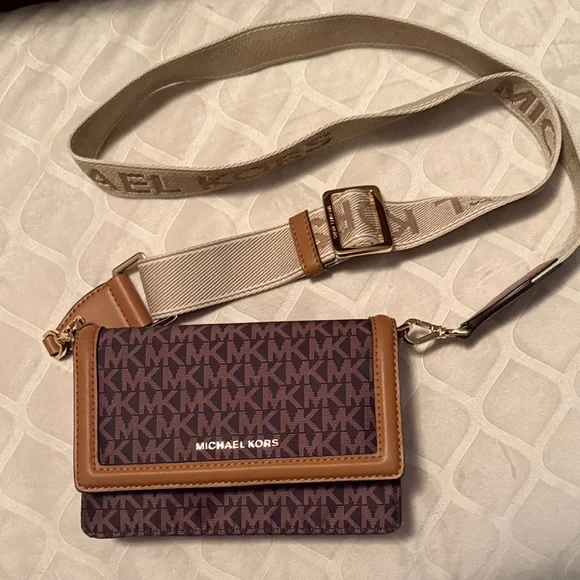 Michael Kors Logo Crossbody in Brown and Tan - Picture 1 of 3